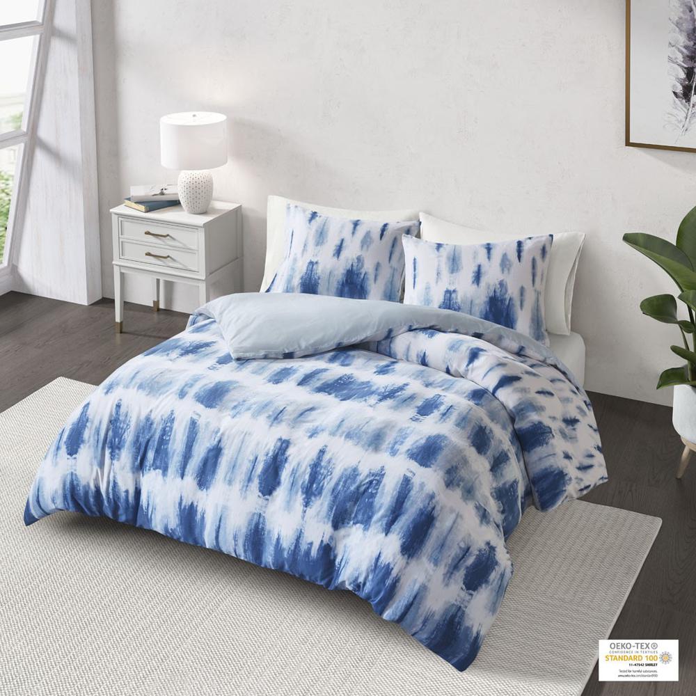 100% Cotton Printed Duvet Cover Set in Blue. Picture 2