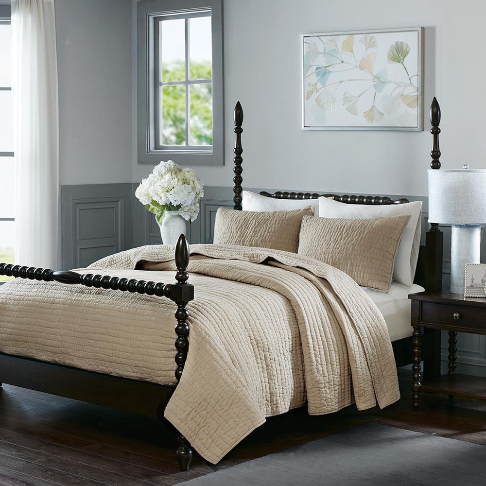 Luxurious Cotton Hand Quilted Coverlet Set, Belen Kox. Picture 2