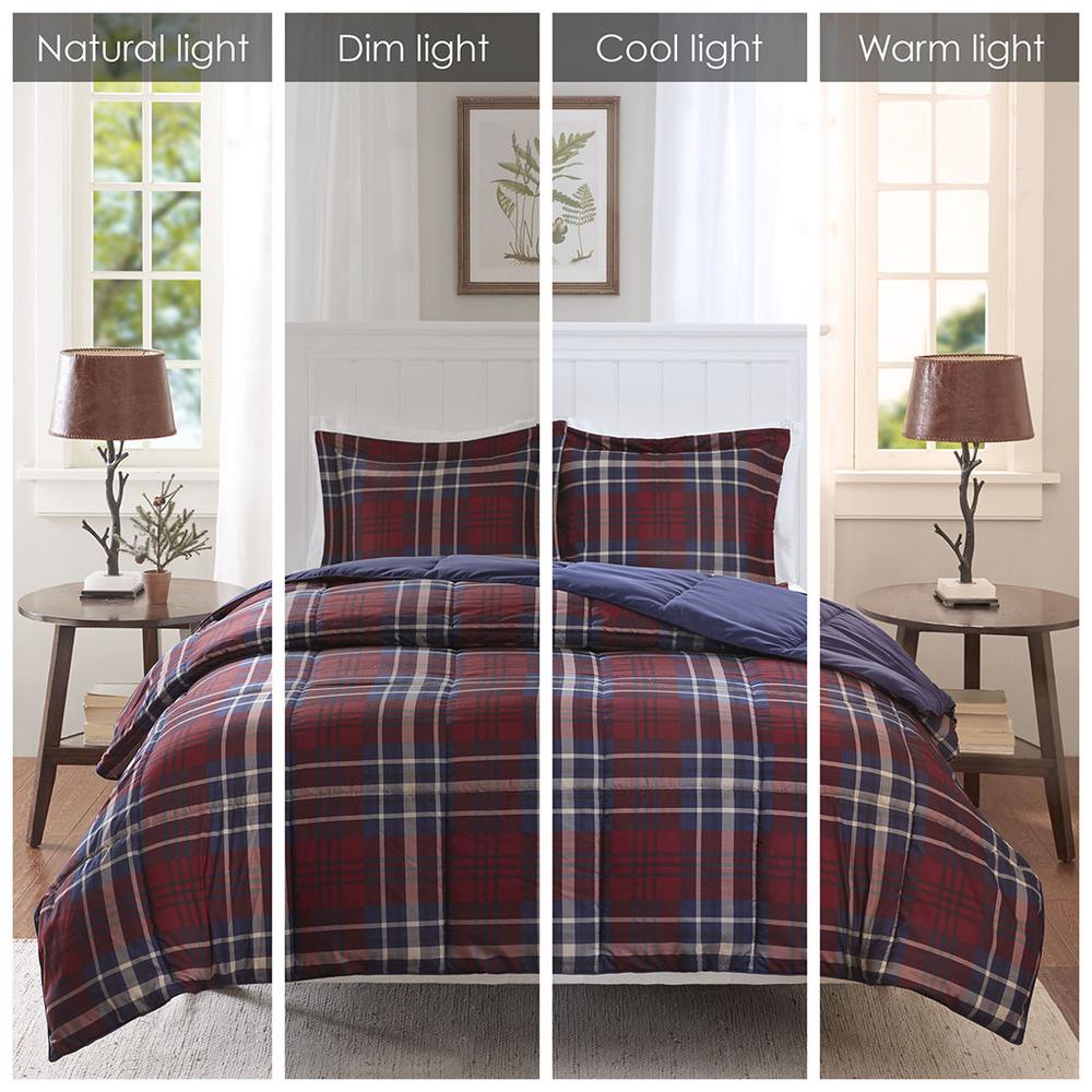 3M Scotchgard Down Alternative Comforter Mini Set. Picture 1