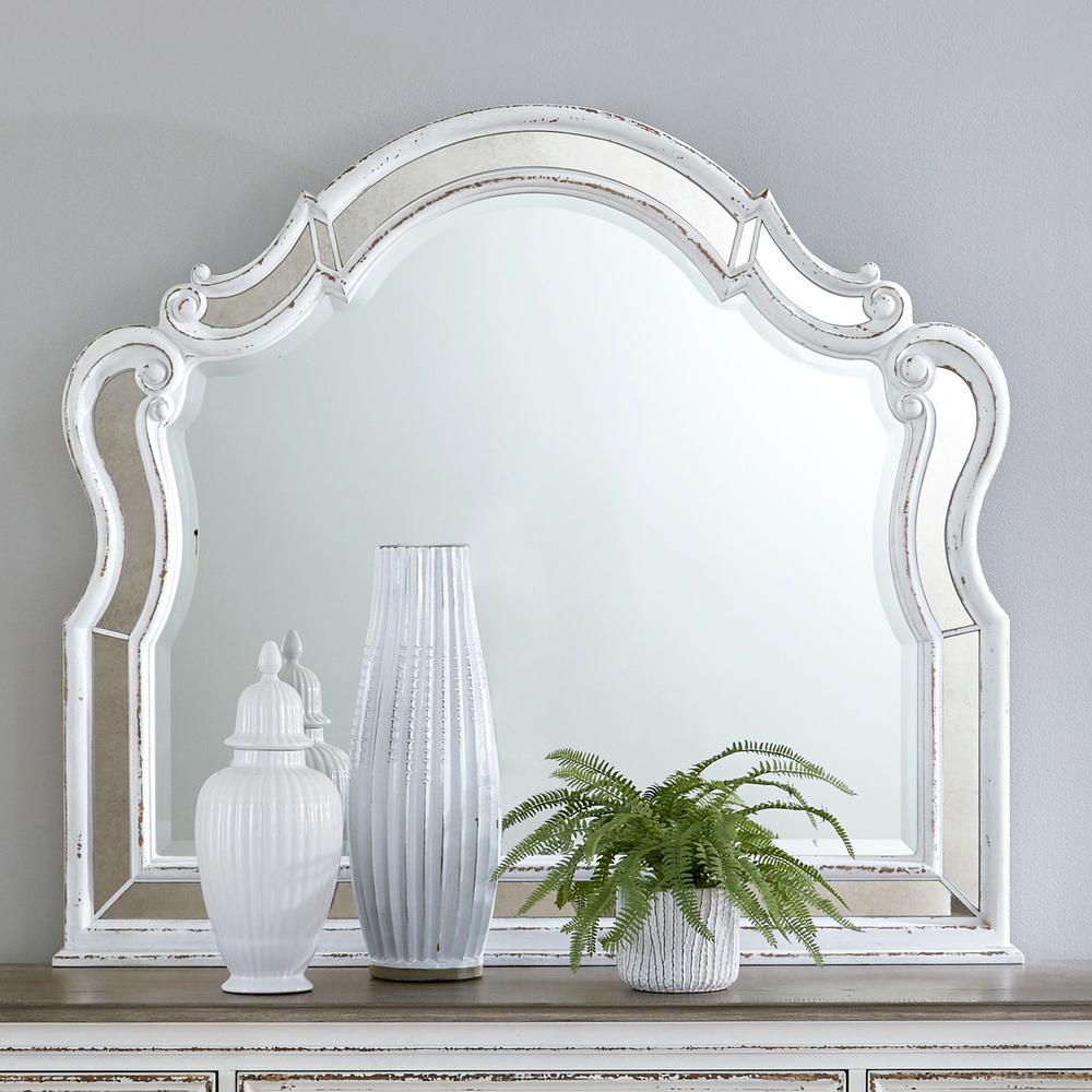 Magnolia Manor Dresser & Mirror. Picture 4