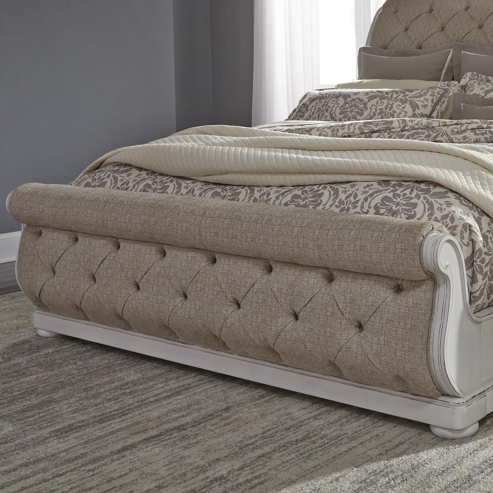 King Upholstered Sleigh Bed. Picture 5