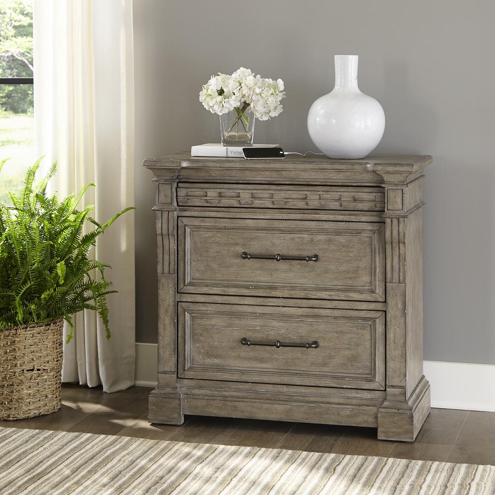 Liberty Furniture Town and Country Bedside Chest w/Charging Station. Picture 1