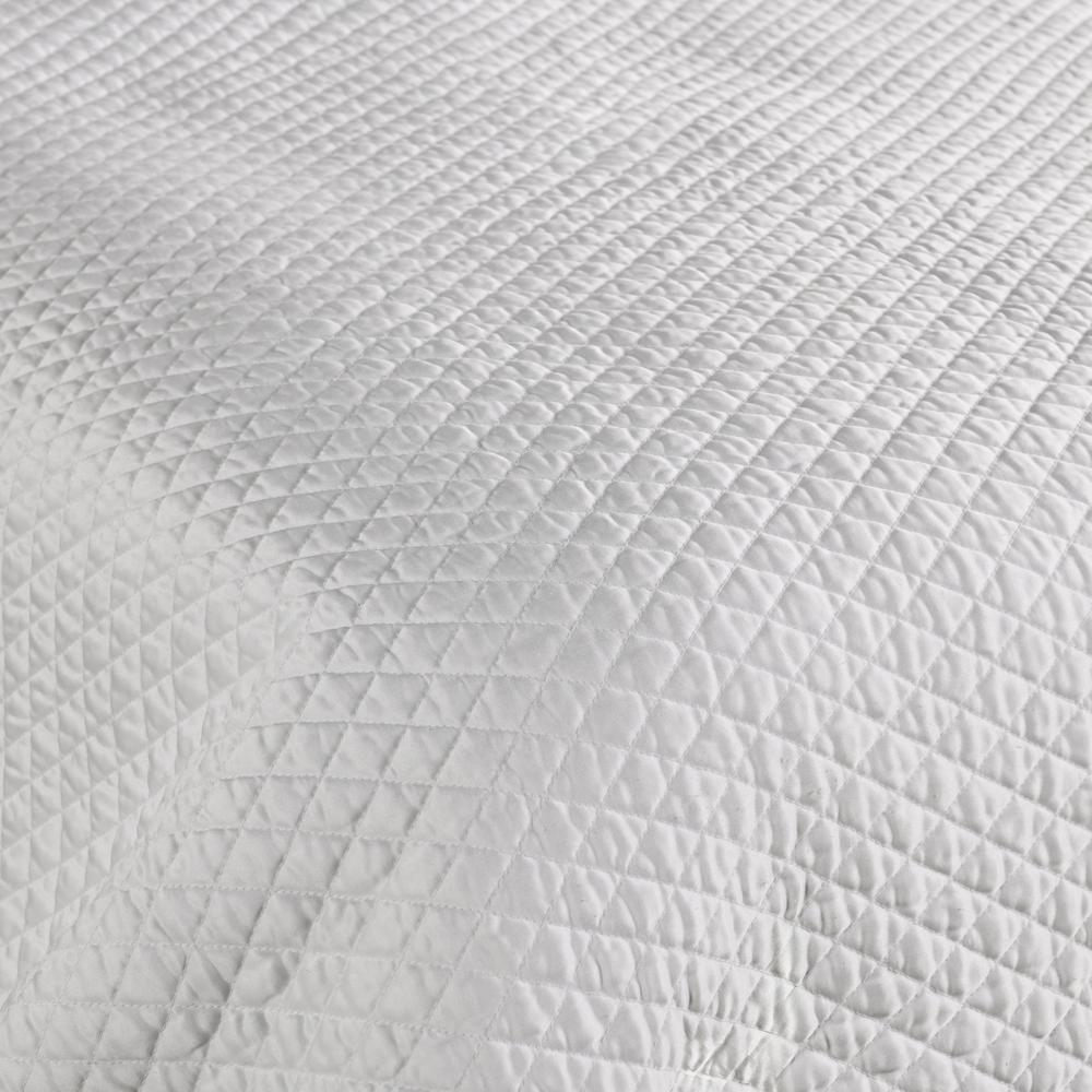 Winthrop 100% Sateen White King Quilt by Kosas Home. Picture 5