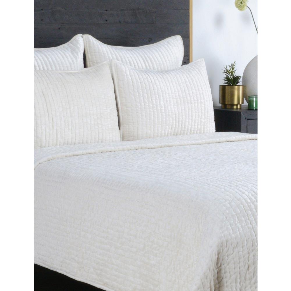 Dimitry 100% Rayon Velvet Ivory King Quilt by Kosas Home. Picture 7