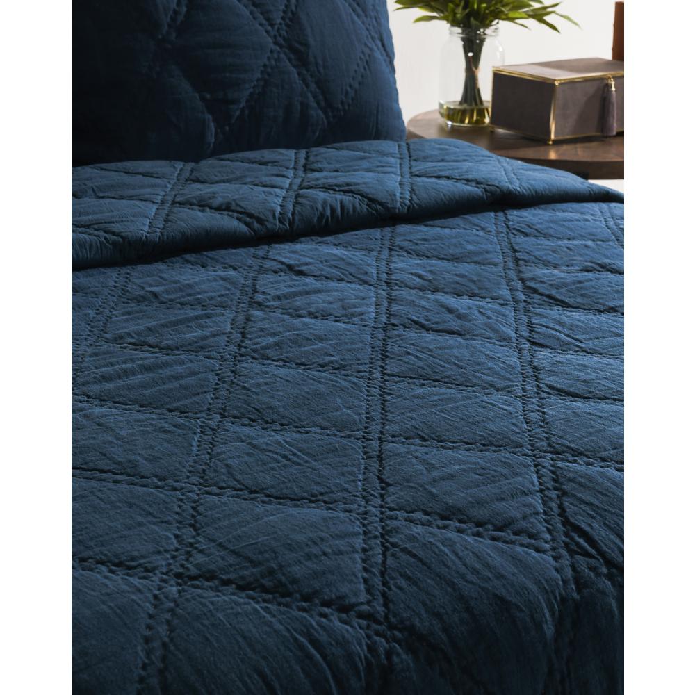 Linen Midnight Blue King Quilt by Kosas Home. Picture 2