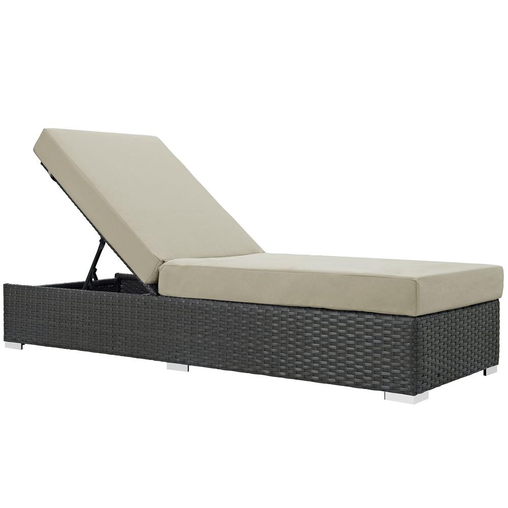 Sojourn Outdoor Patio Sunbrella Chaise Lounge. Picture 1