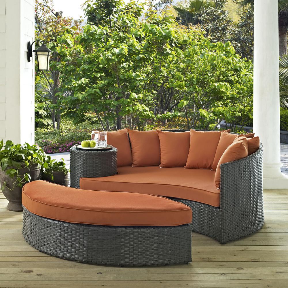 Sojourn Outdoor Patio Sunbrella Daybed. Picture 4