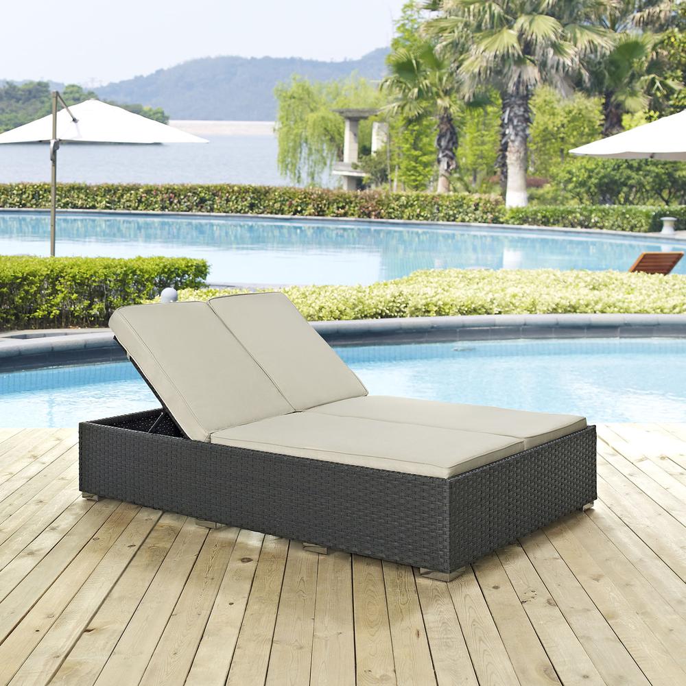 Sojourn Outdoor Patio Sunbrella® Double Chaise. Picture 5