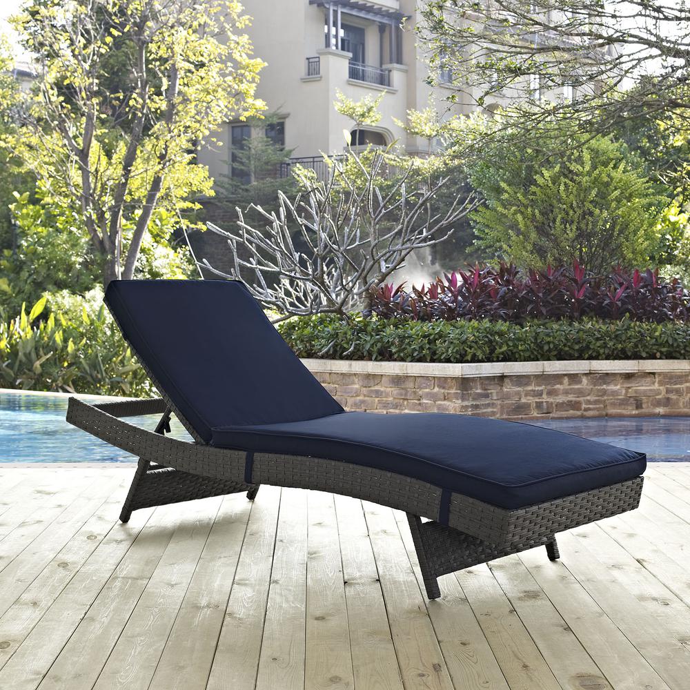 Sojourn Outdoor Patio Sunbrella Chaise. Picture 5