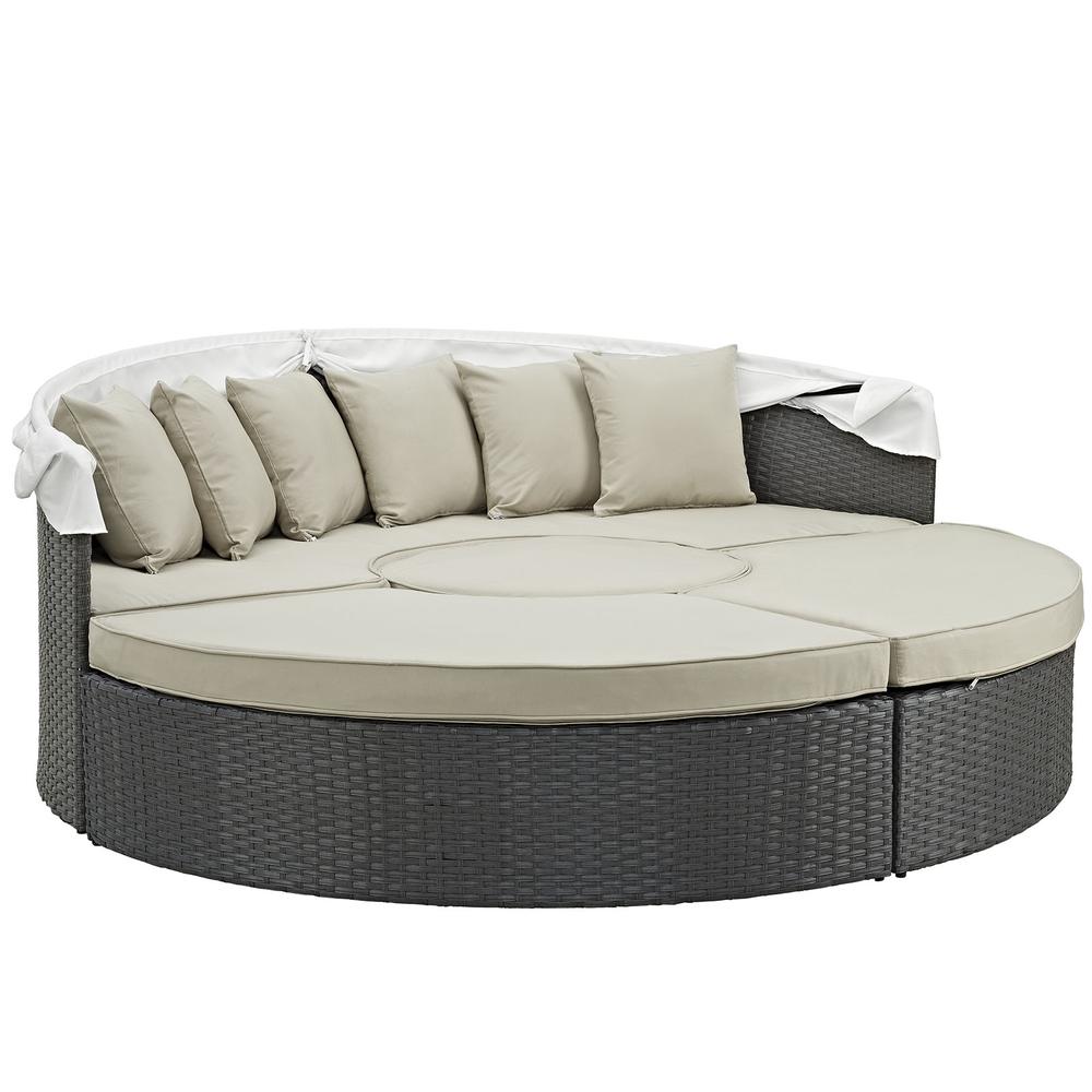 Sojourn Outdoor Patio Sunbrella Daybed. Picture 3