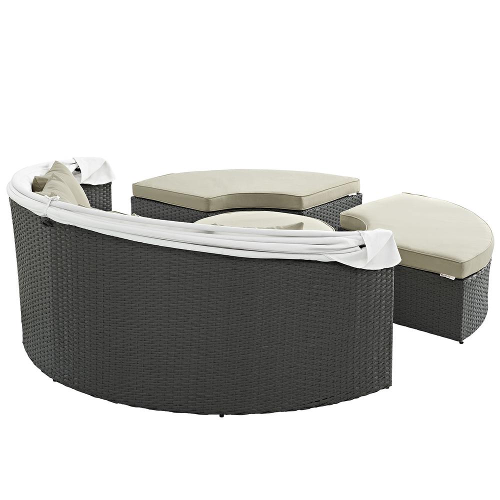 Sojourn Outdoor Patio Sunbrella® Daybed. Picture 5