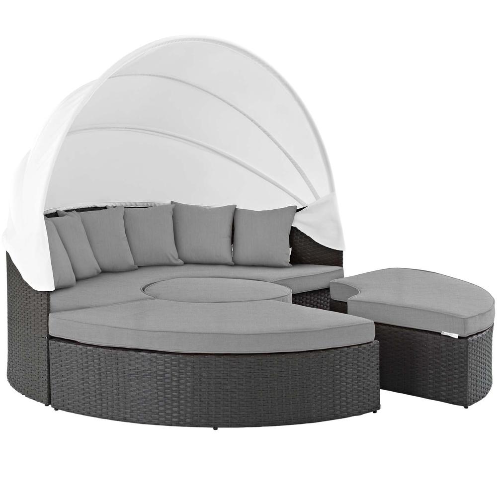 Sojourn Outdoor Patio Wicker Rattan Sunbrella® Daybed. Picture 2