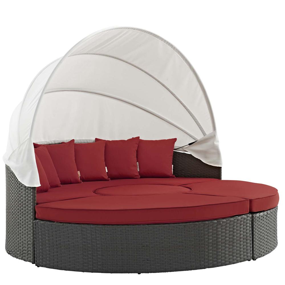 Sojourn Outdoor Patio Wicker Rattan Sunbrella® Daybed. Picture 1