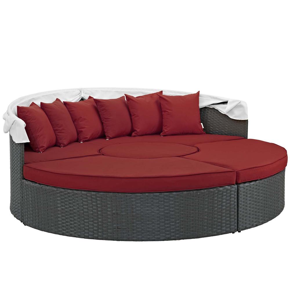 Sojourn Outdoor Patio Wicker Rattan Sunbrella® Daybed. Picture 3