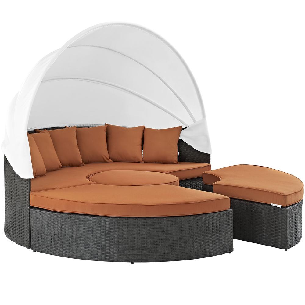 Sojourn Outdoor Patio Sunbrella Daybed. Picture 2