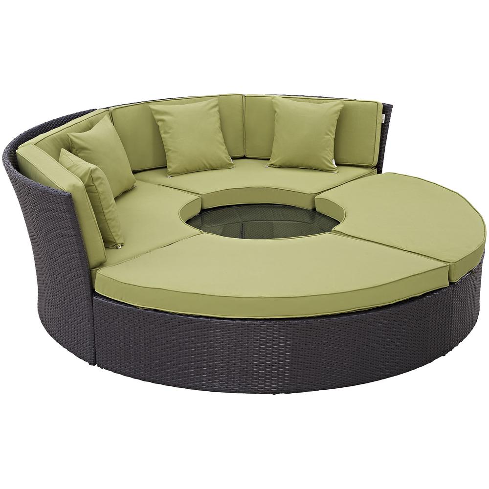 Convene Circular Outdoor Patio Daybed Set. Picture 1