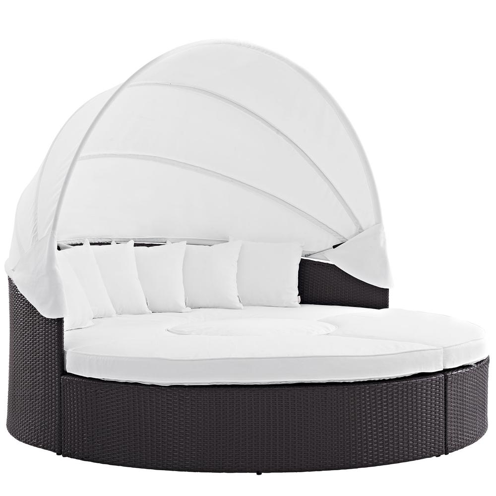 Quest Canopy Outdoor Patio Daybed. Picture 1