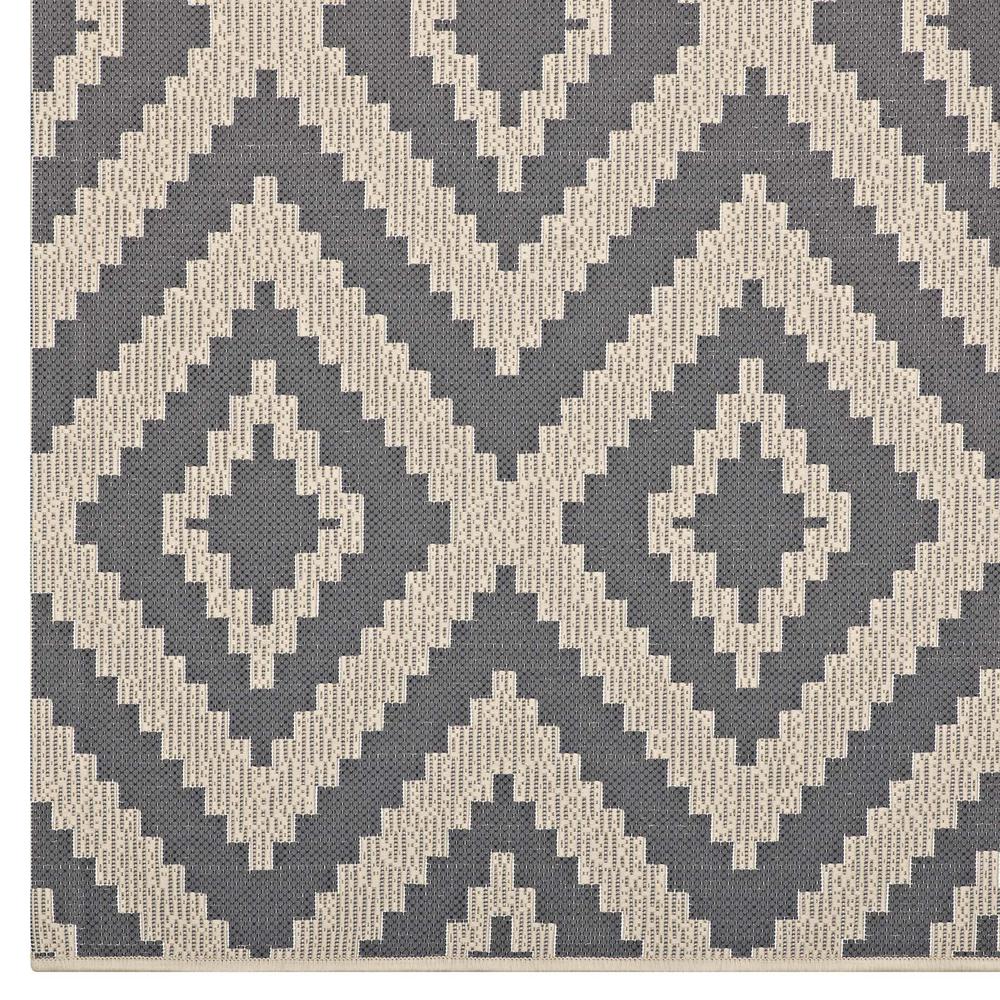 Jagged Geometric Diamond Trellis 8x10 Indoor and Outdoor Area Rug. Picture 2