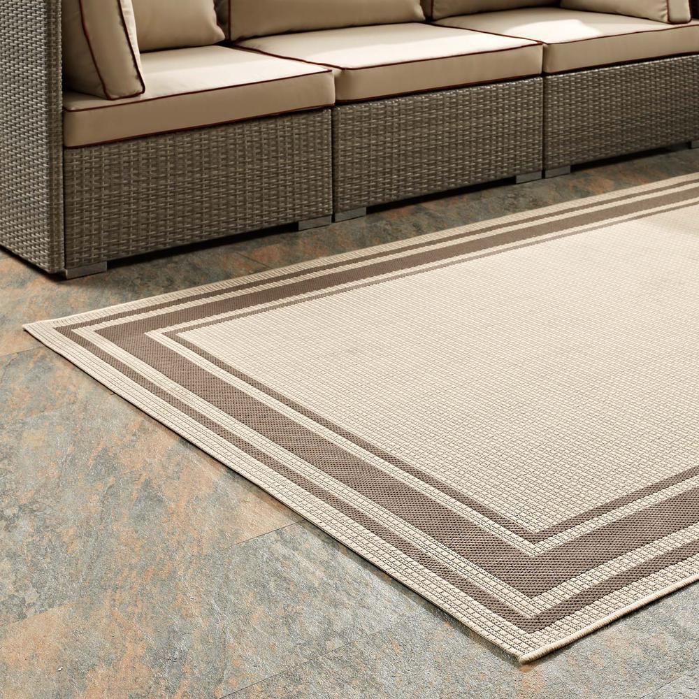 Rim Solid Border 8x10 Indoor and Outdoor Area Rug. Picture 5
