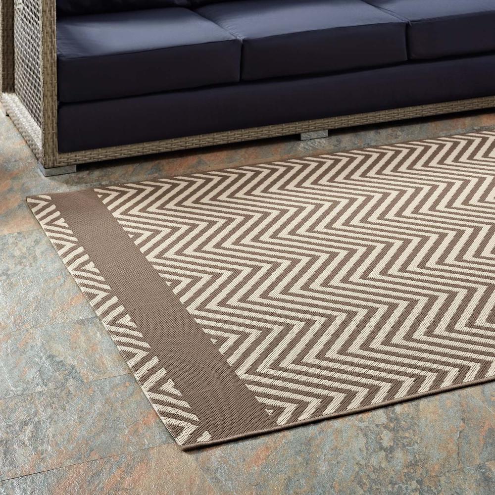 Optica Chevron With End Borders 5x8 Indoor and Outdoor Area Rug. Picture 6