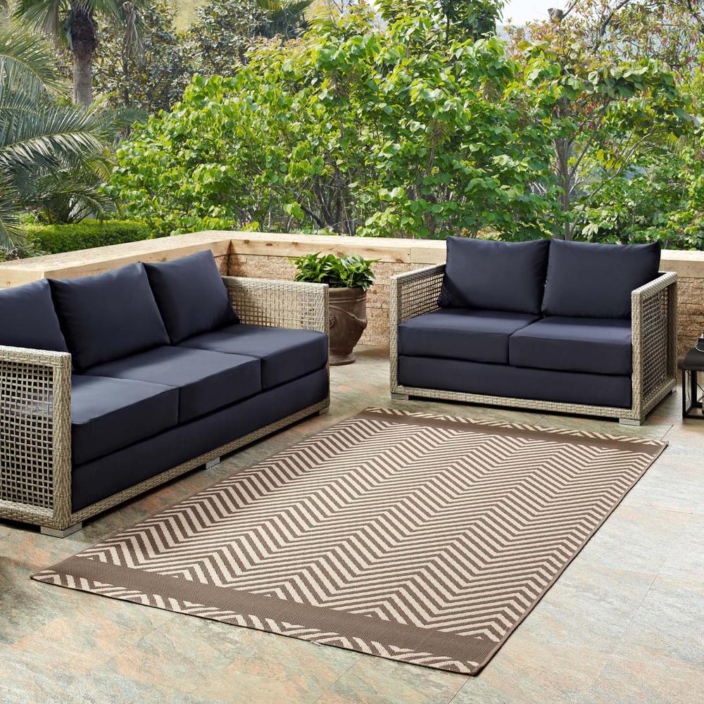 Optica Chevron With End Borders 5x8 Indoor and Outdoor Area Rug. Picture 8