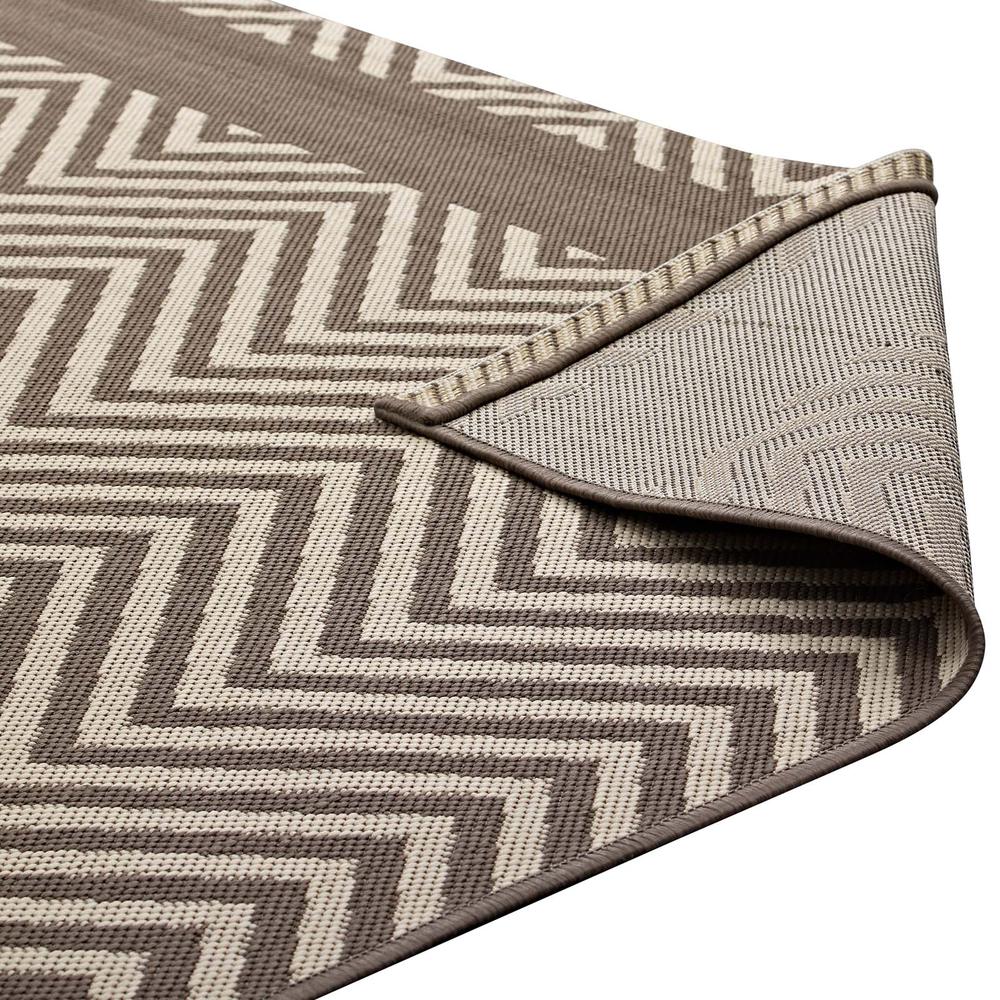 Optica Chevron With End Borders 8x10 Indoor and Outdoor Area Rug. Picture 5