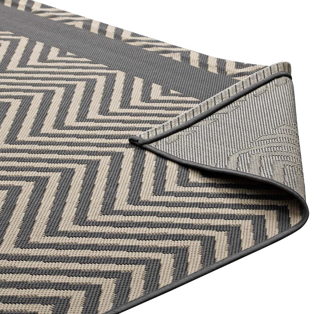 Optica Chevron With End Borders 5x8 Indoor and Outdoor Area Rug. Picture 4
