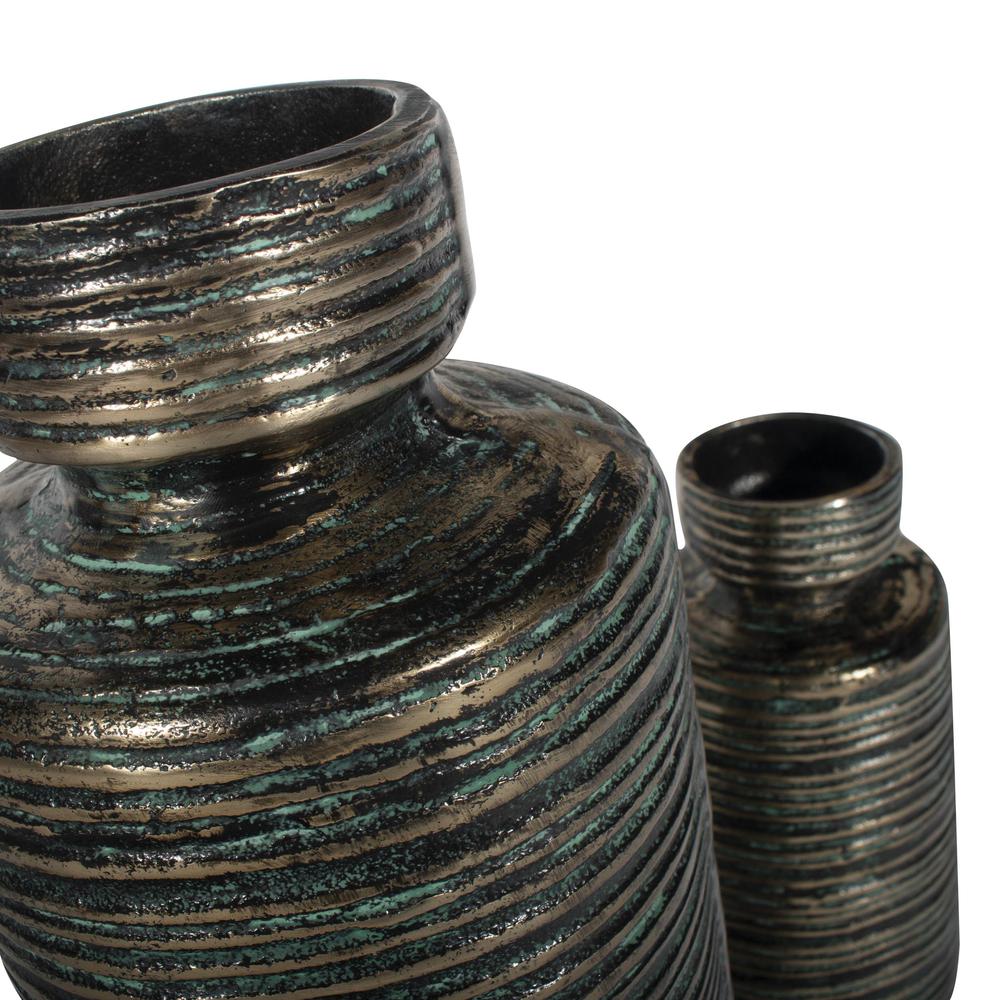 Makari Metal Vase, Large. Picture 3