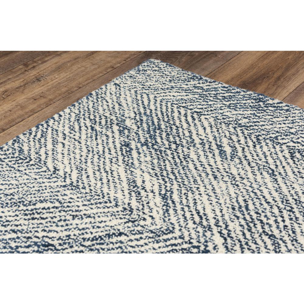 Hand Tufted Cut Pile Wool Rug, 5' x 7'6". Picture 5
