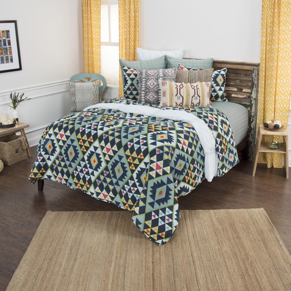 Rizzy Home 70" x 86" Quilt- BQ4618. Picture 4