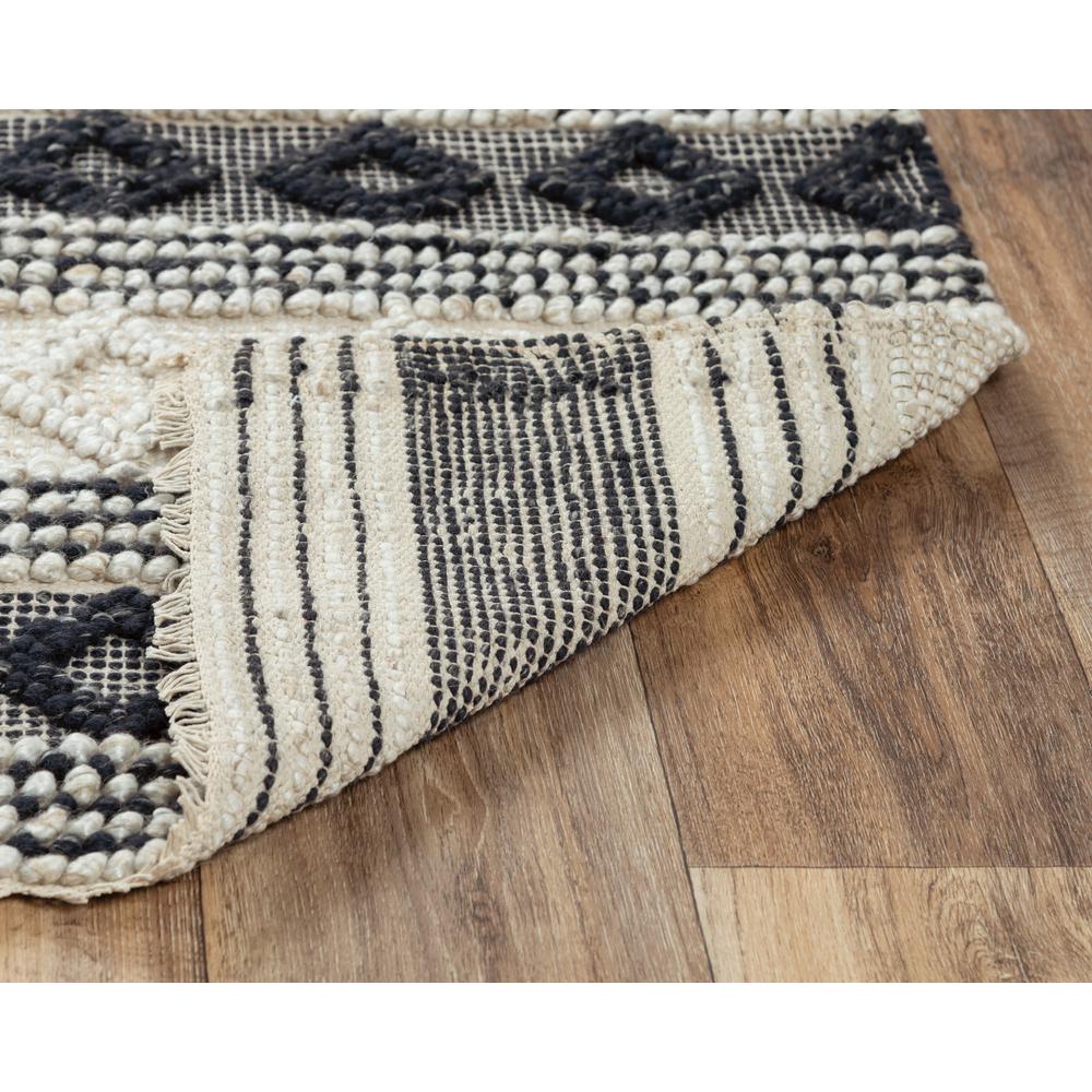 Hand Woven Flat Weave Pile Wool/ Polyester Rug, 5' x 7'6". The main picture.