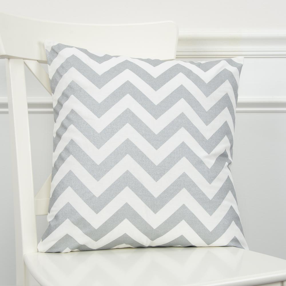 Rizzy Home 18" x 18" Pillow- T08777. Picture 5