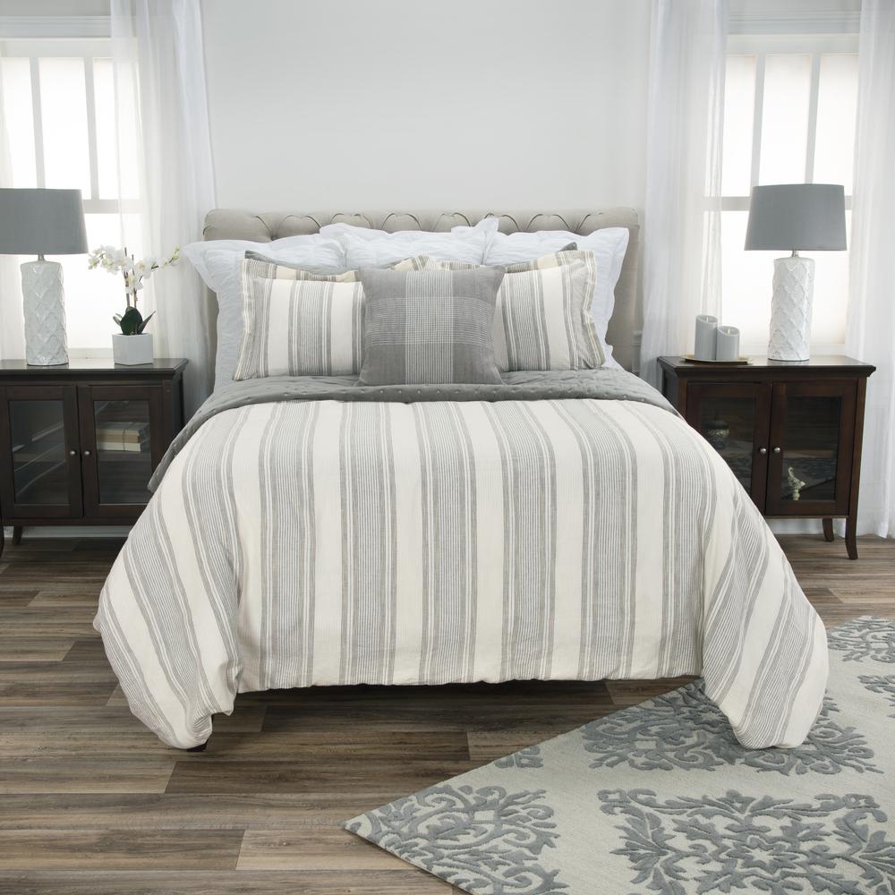 Rizzy Home 98" x 98" Duvet - BT4010. Picture 5