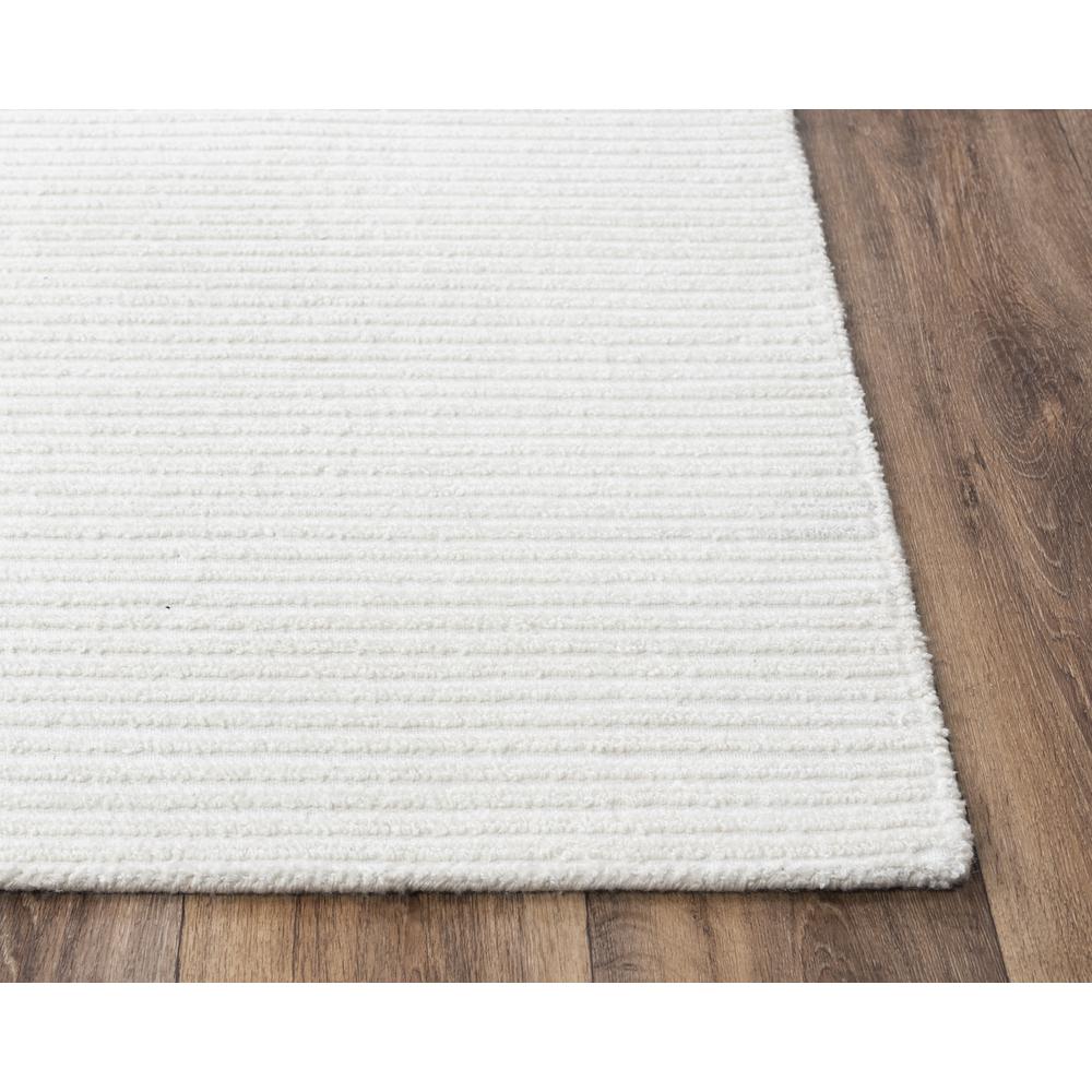 Vista White 5'X7'6" Tufted Internet Rug  in White (A09A0910600930576). Picture 1
