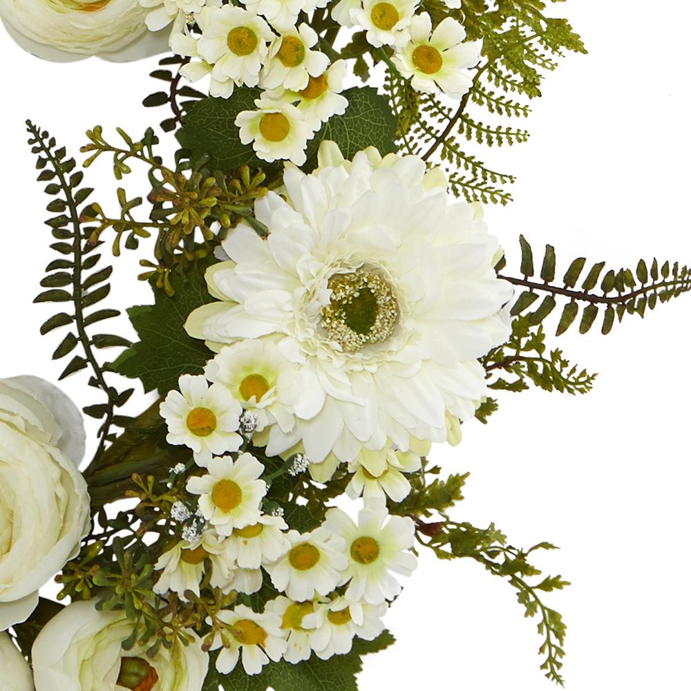 24in. Mixed Daisies and Ranunculus Wreath. Picture 4