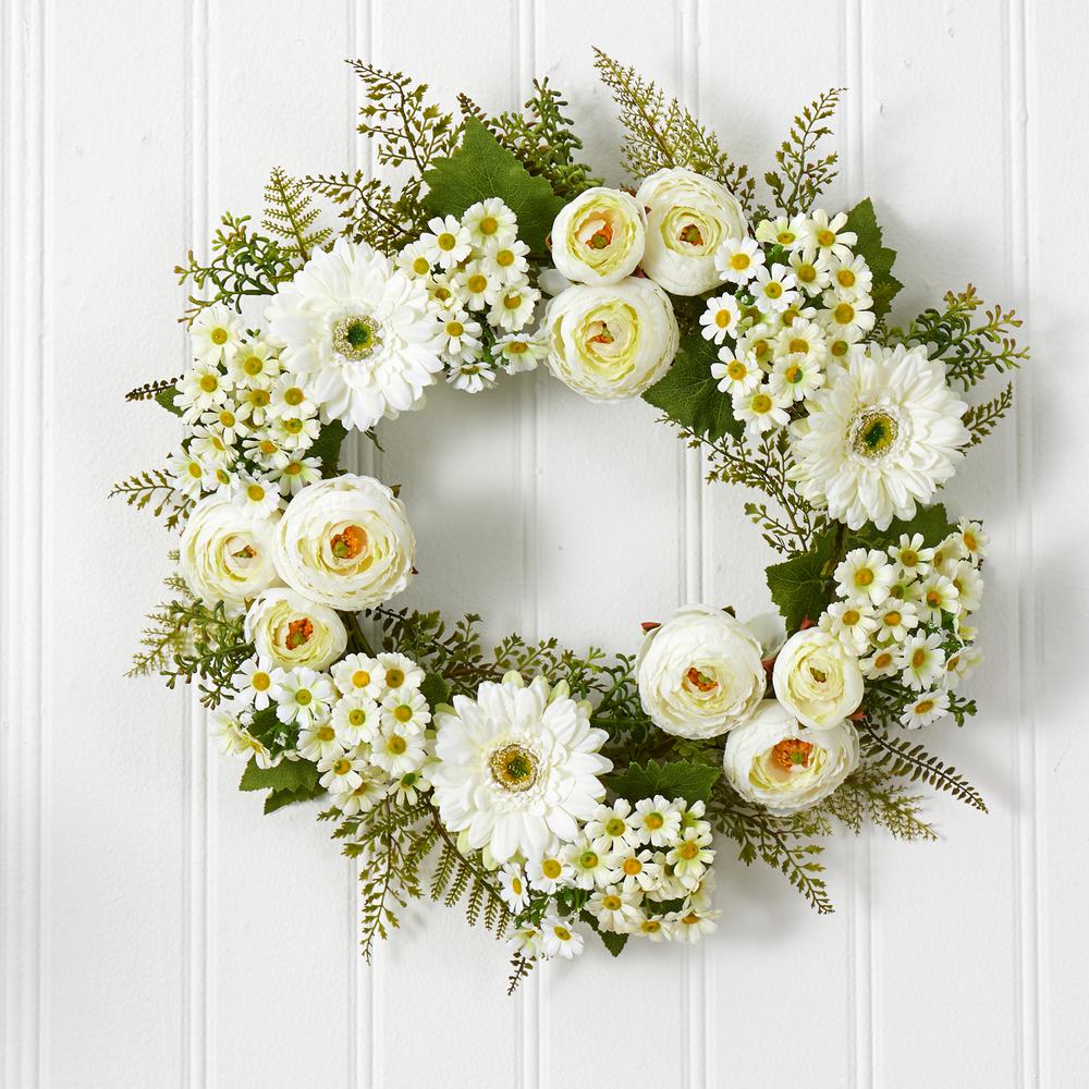24in. Mixed Daisies and Ranunculus Wreath. Picture 5
