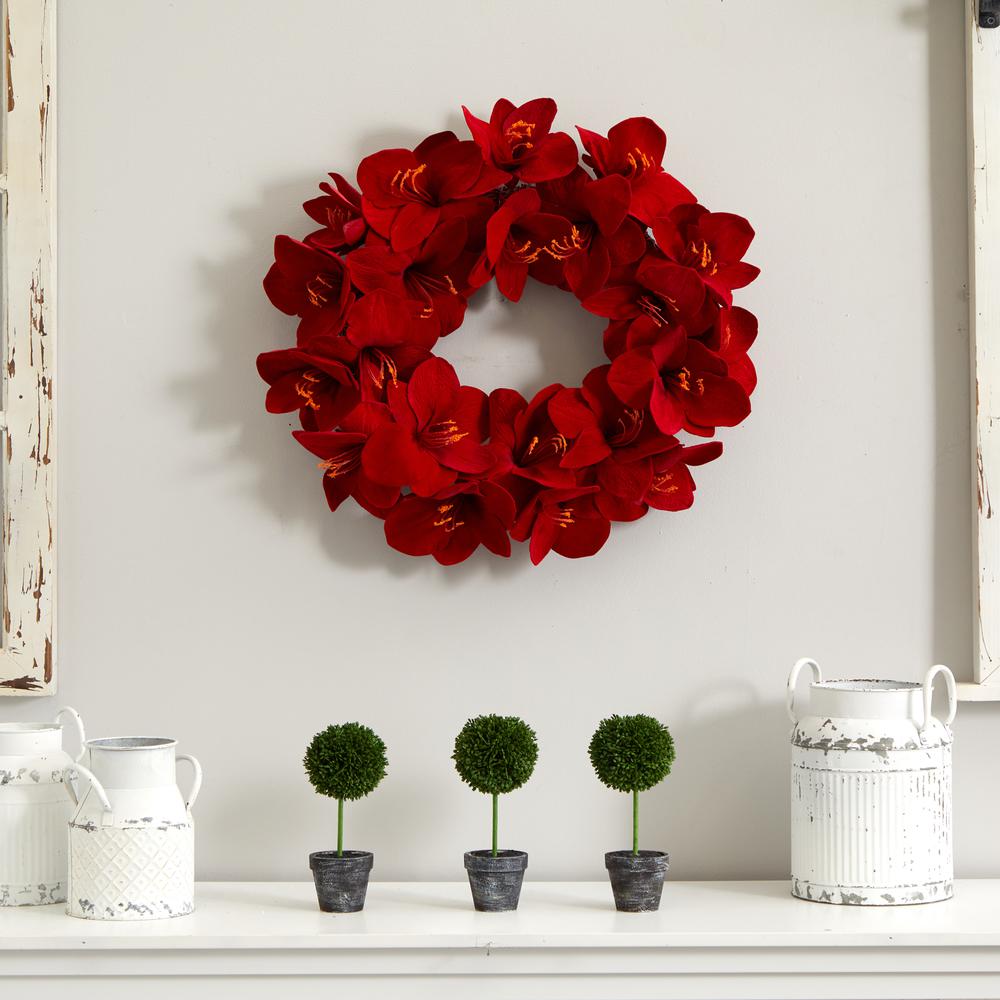 22in. Amaryllis Wreath. Picture 4