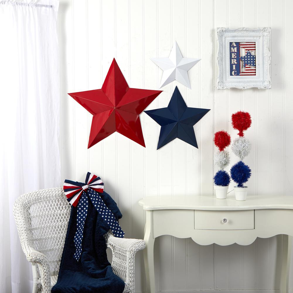 12in., 18in. and 24in. Americana Farmhouse Metal Stars Wall Decor Set (Set of 3). Picture 4