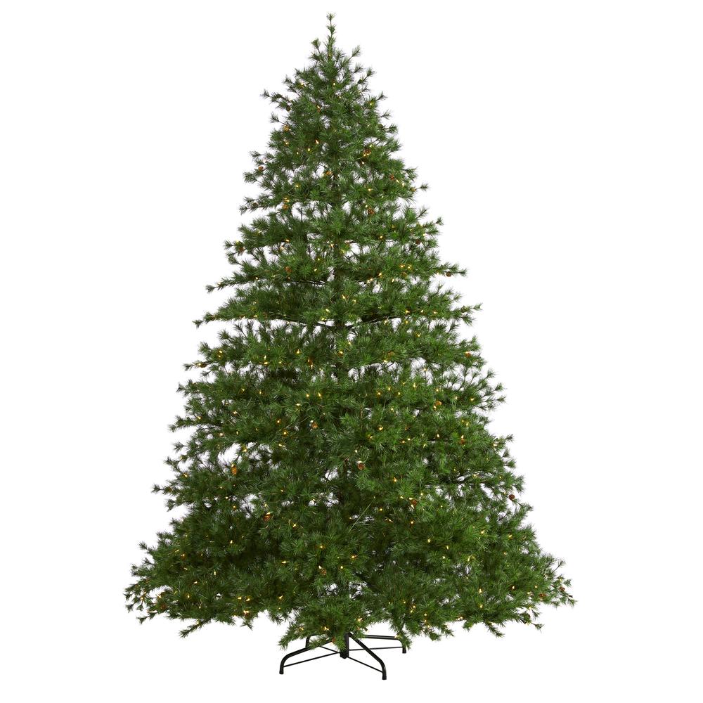 Colorado Mountain Pine Artificial Christmas Tree with 650 Clear Lights. Picture 1