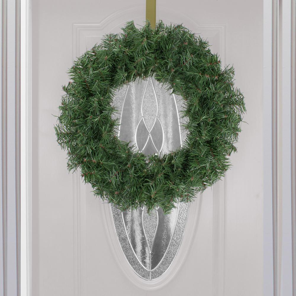 Canadian Pine Artificial Christmas Wreath  18-Inch  Unlit. Picture 5