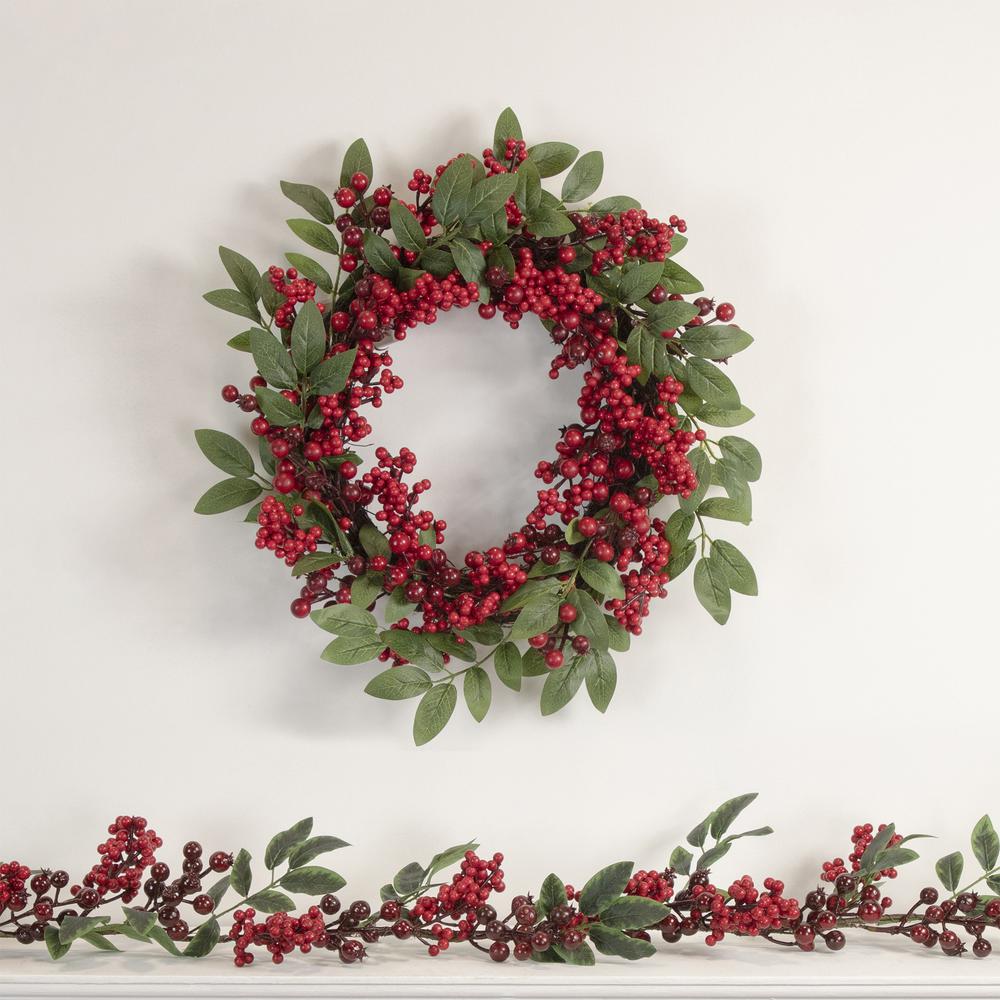 Lush Berry and Leaf Artificial Christmas Wreath  18-Inch  Unlit. Picture 2