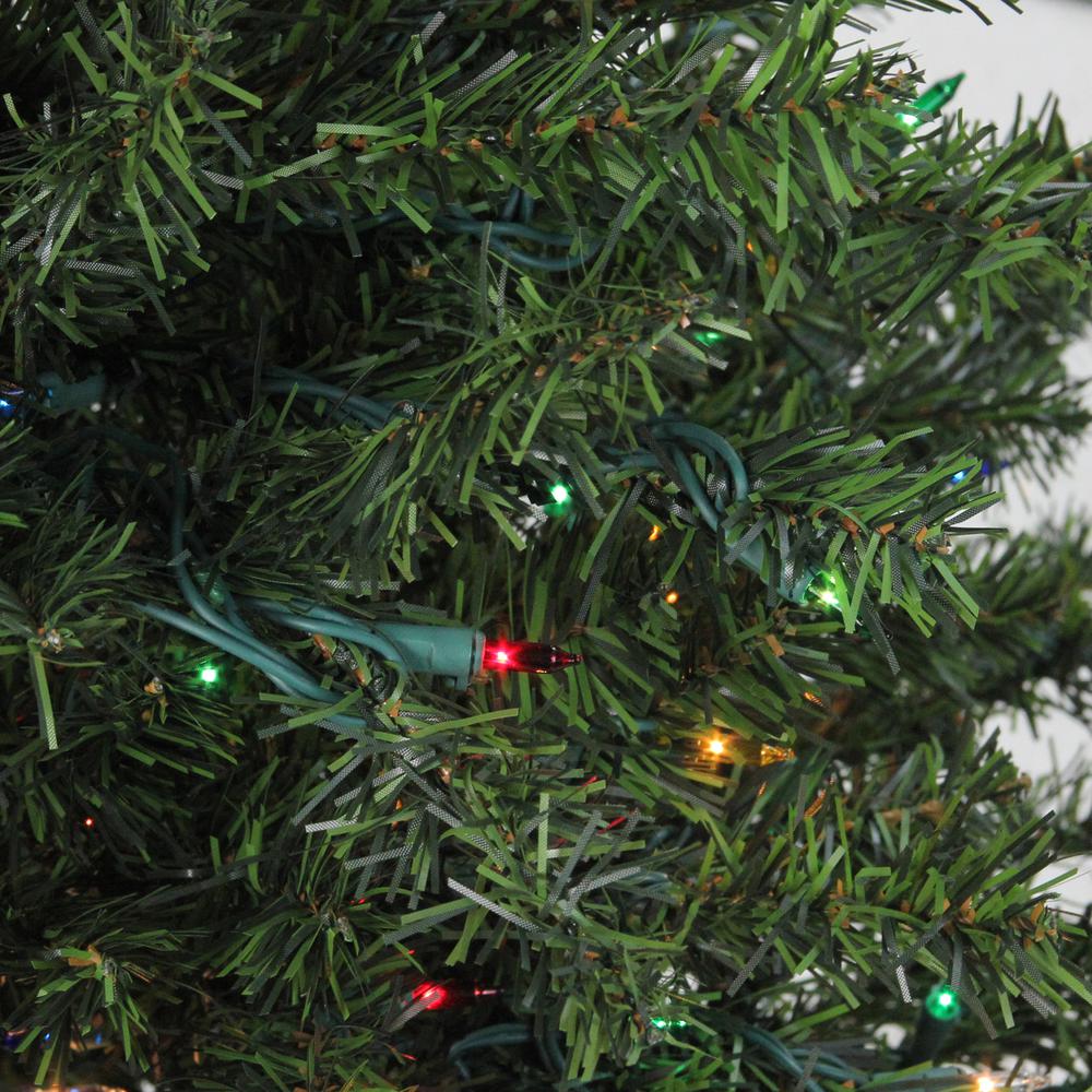 36" Pre-Lit Canadian Pine Artificial Christmas Wreath - Multi Lights. Picture 2