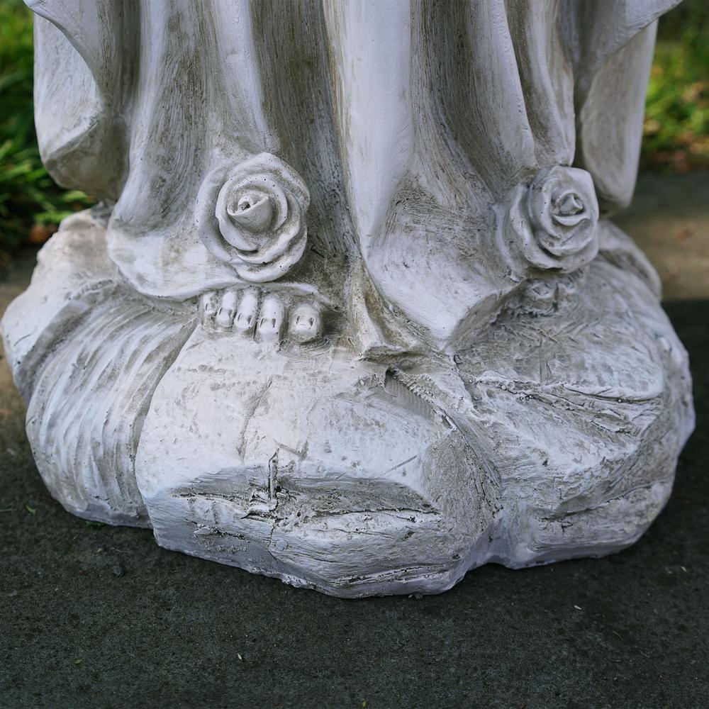 28" Religious Praying Virgin Mary Outdoor Garden Statue. Picture 4
