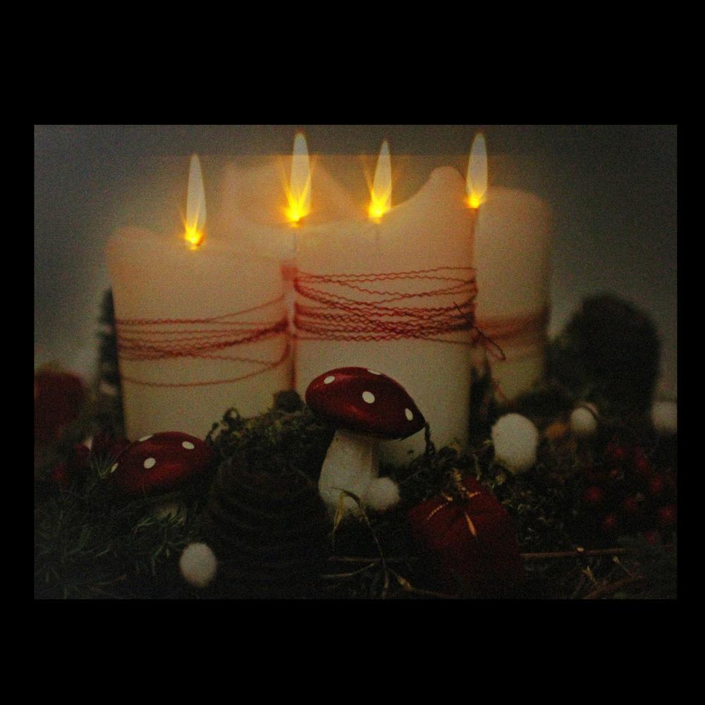 Red and White LED Lighted Flickering Candles Christmas Wall Art 11.75" x 15.75". Picture 2