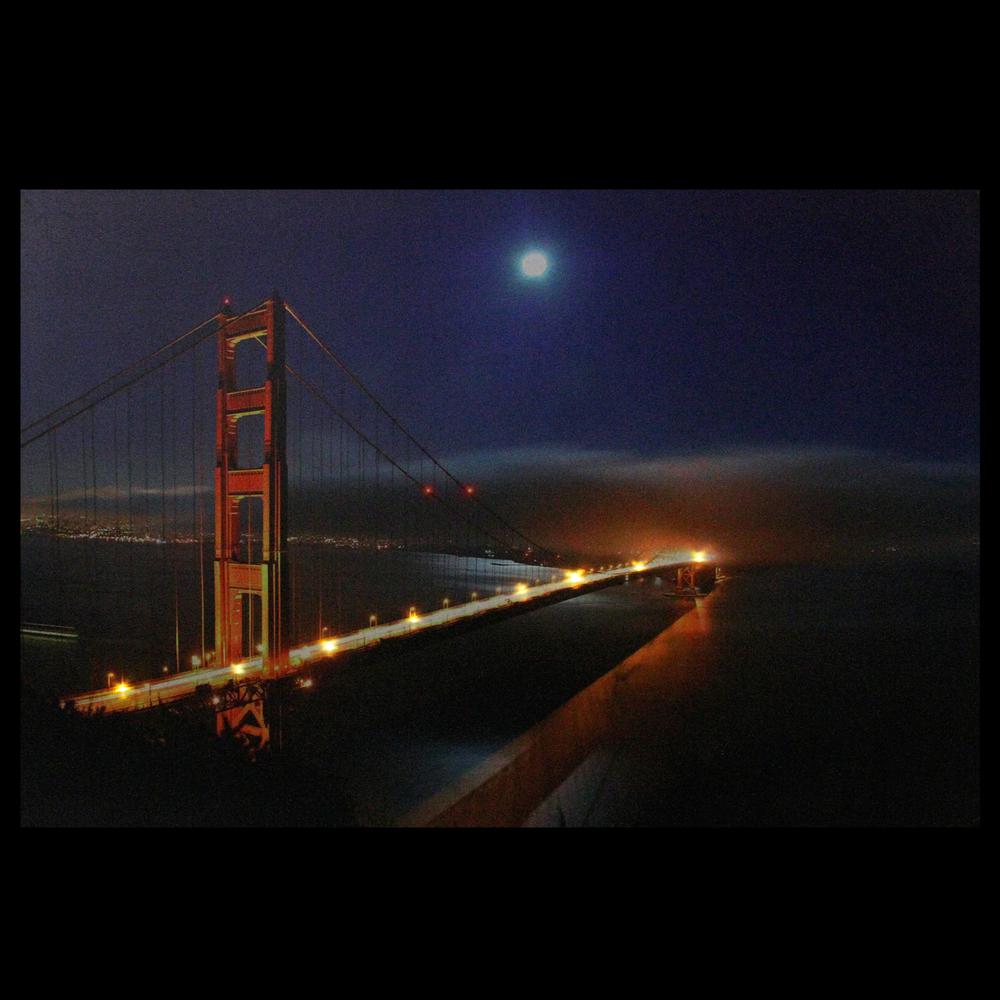 LED Lighted Famous San Francisco Golden Gate Bridge Canvas Wall Art 15.75" x 23.5". Picture 2