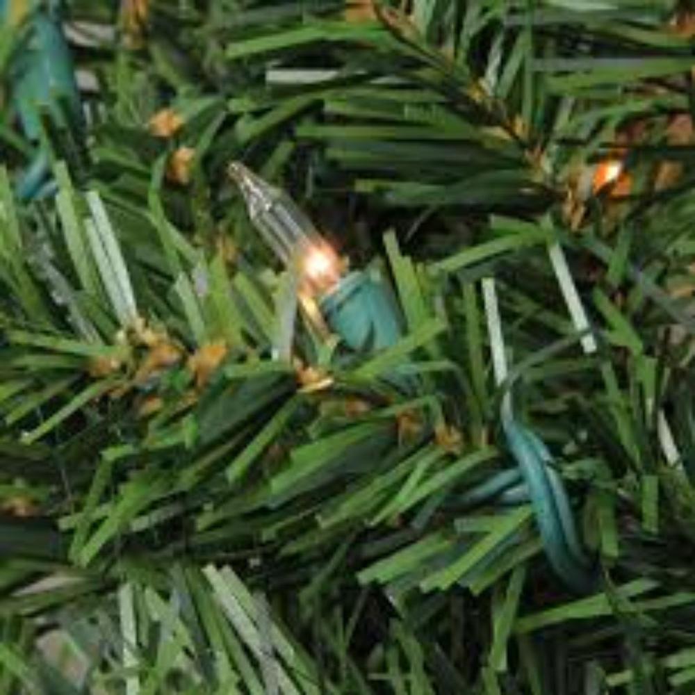 50' x 8" Canadian Pine Artificial Christmas Garland - Unlit. Picture 3