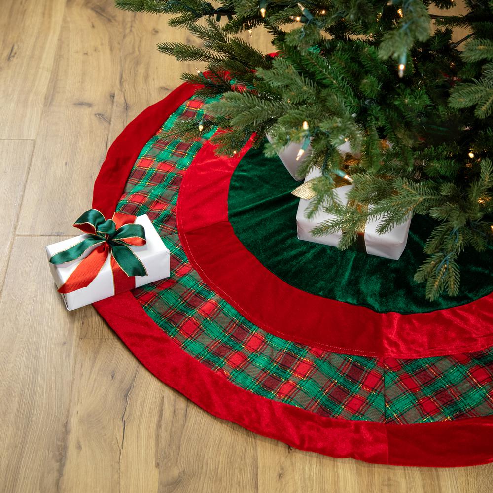 48" Red and Green Plaid Velveteen Christmas Tree Skirt. Picture 2