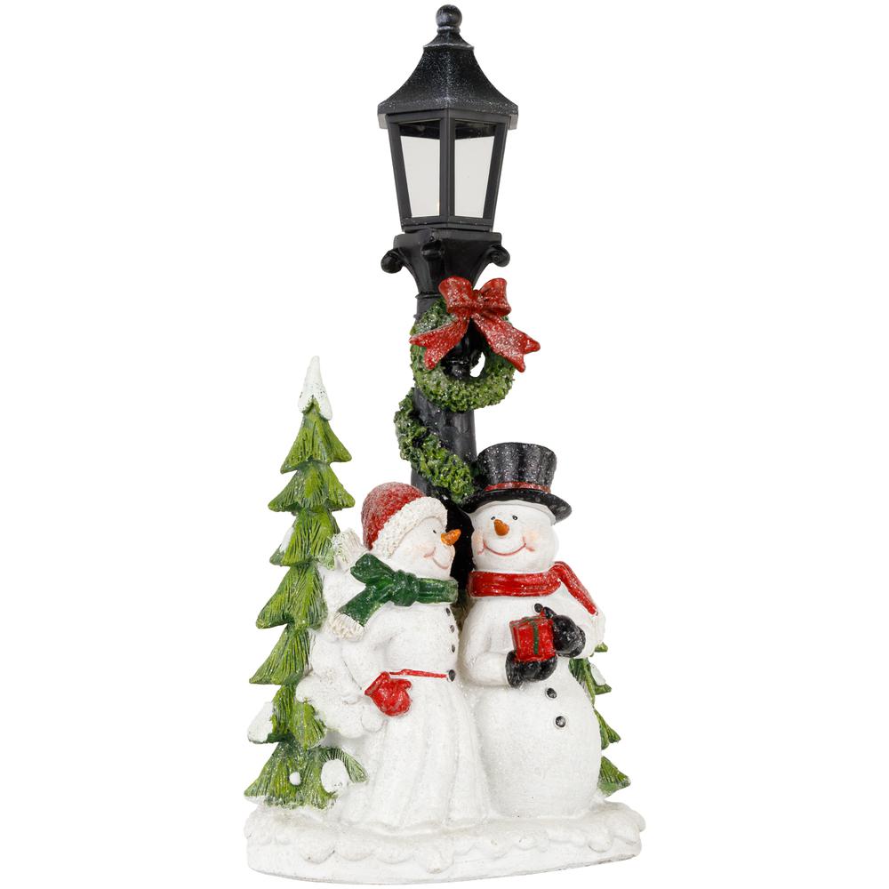 13.75" Lighted Snow Couple Under Street Lamp Christmas Figure. Picture 4