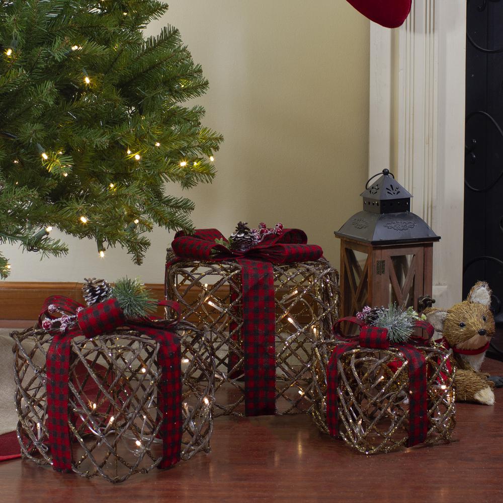 Set of 3 LED Rustic Rattan Christmas Gift Boxes with Pinecones. Picture 2