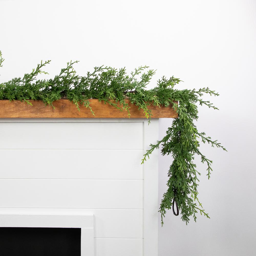 6' Soft Cedar Artificial Christmas Garland - Unlit. Picture 2